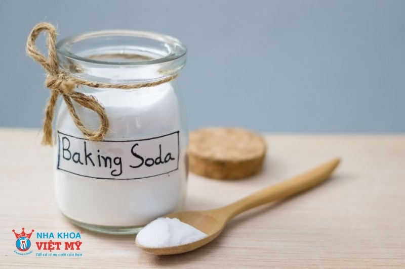 dùng baking soda làm sạch cao răng