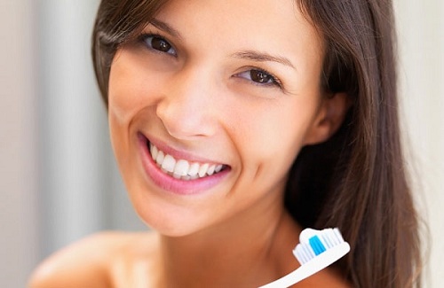 Cách tự làm sạch cao răng tại nhà – liệu có nên thử?