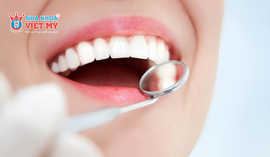 Thực hiện chăm sóc răng sứ đúng cách mỗi ngày để kéo dài tuổi thọ và duy trì thẩm mỹ