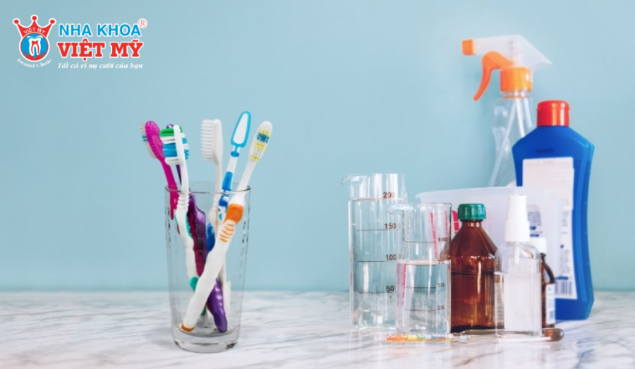 Bảo quản bàn chải đánh răng ở chỗ khô thoáng, hạn chế vi khuẩn phát triển