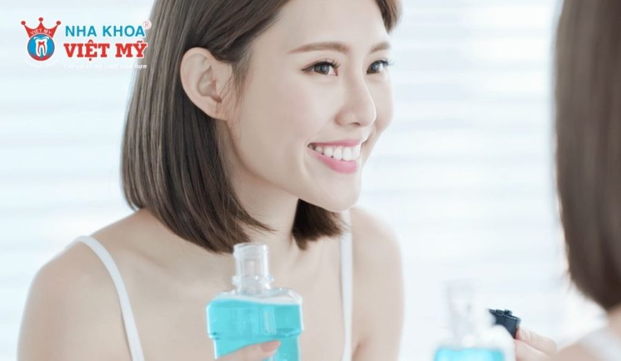 Sử dụng đúng cách để phát huy tác dụng của nước súc miệng