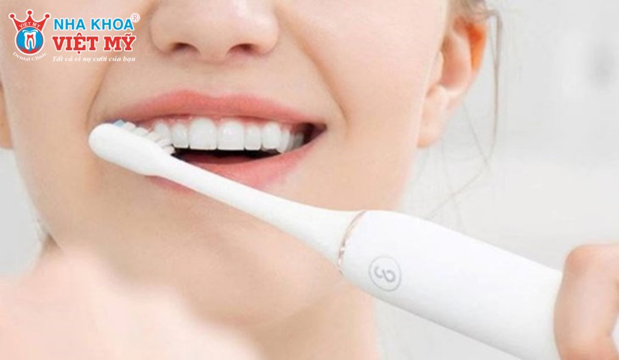 Đối tượng nào nên sử dụng bàn chải điện?