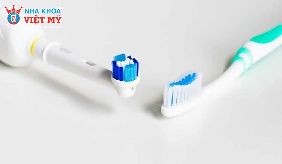 Có nên sử dụng bàn chải điện thay thế bàn chải thường không?