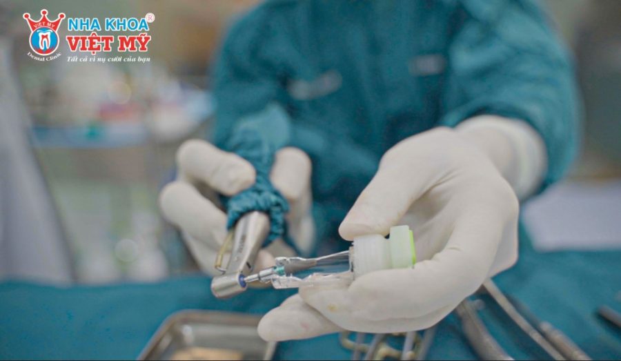 Quá trình cấy ghép Implant All On 6 được thực hiện dưới gây tê nhẹ