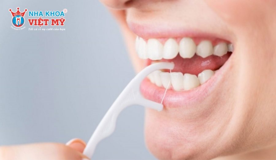 Những lưu ý cần biết khi sử dụng chỉ nha khoa tại nhà