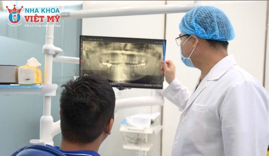 Cần thăm khám bác sĩ chuyên môn cao trước khi lựa chọn niềng răng