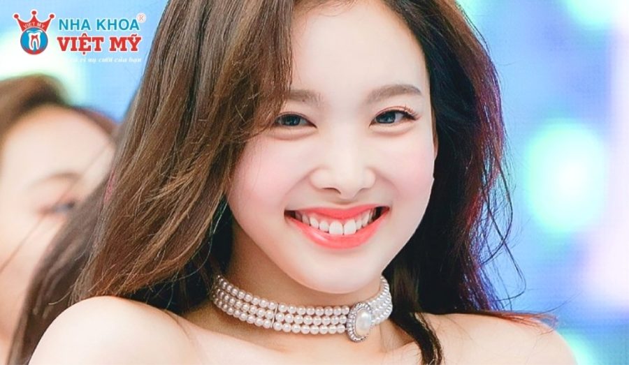 Xu hướng làm răng sứ răng thỏ hiện nay đang được nhiều bạn trẻ ưa chuộng