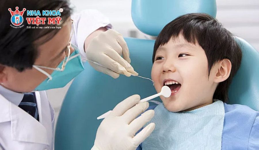 Tái khám và lấy cao răng định kỳ