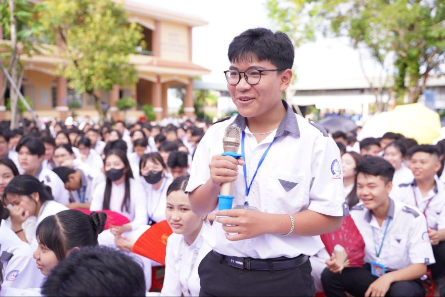 Không chỉ chia sẻ, chương trình còn tạo cơ hội cho các bạn học sinh đặt câu hỏi để các bạn ghi nhớ kiến thức