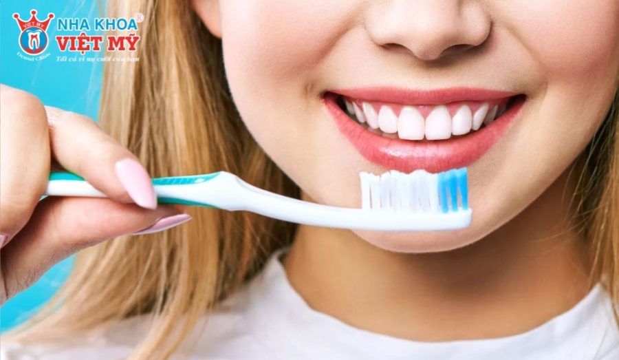 Dental Implant Aftercare: Gentle Brushing with Soft Toothbrush
