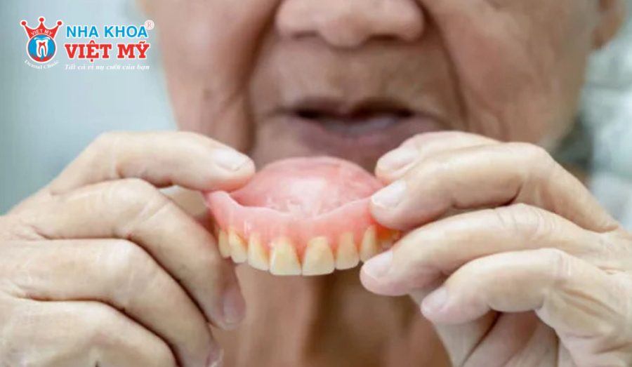 Hệ lụy nếu người cao tuổi bị mất răng quá lâu