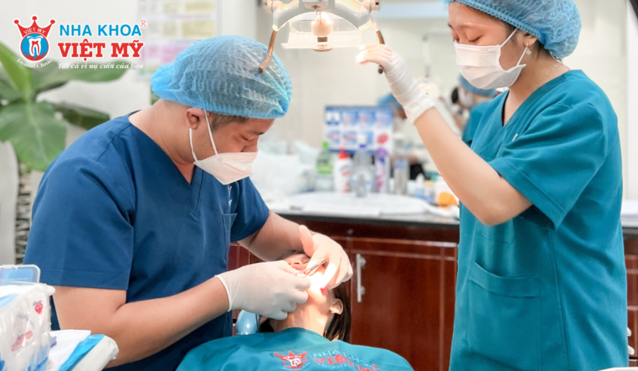 Dịch vụ bọc răng sứ tại Nha khoa Việt Mỹ được nhiều khách hàng đánh giá cao