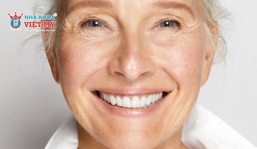 Nếu nền răng người cao tuổi còn chắc khỏe thì có thể làm răng sứ