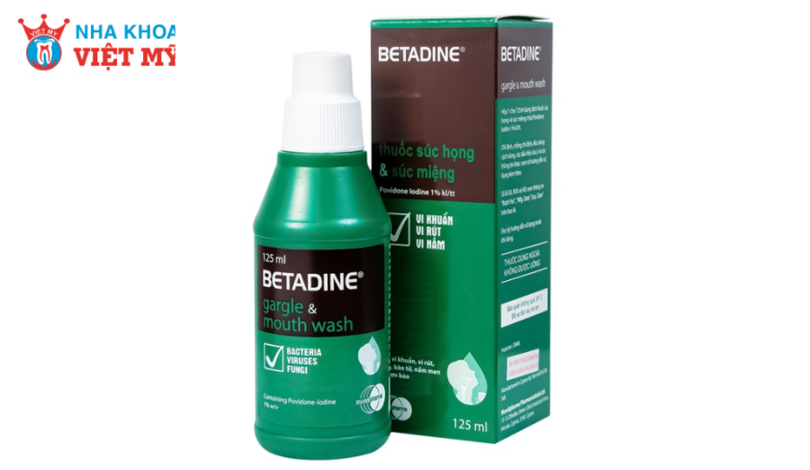 Betadine được dùng để sát khuẩn khoang miệng, hỗ trợ kiểm soát viêm nhiễm